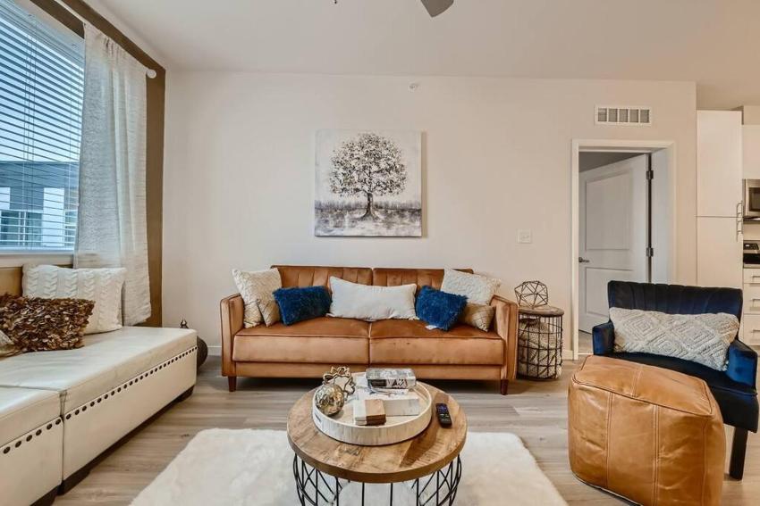 Posh Penthouse : Family: Inner Harbor: Sports