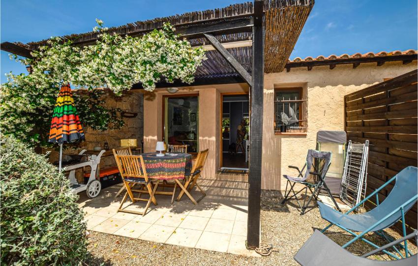 Beautiful home in Serra di Ferro with Outdoor swimming pool, 1 Bedrooms and Heated swimming pool