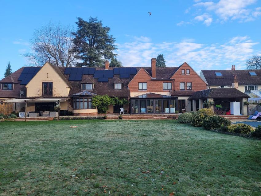 Remarkable 7-Bed House in Farnborough