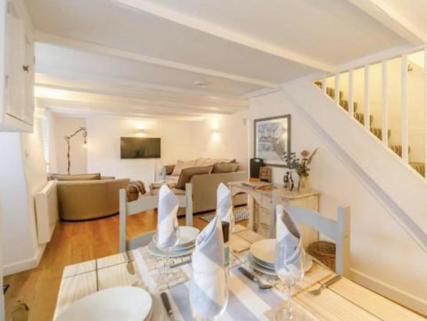 Charming 2-Bed Cottage in Wadebridge Cornwall