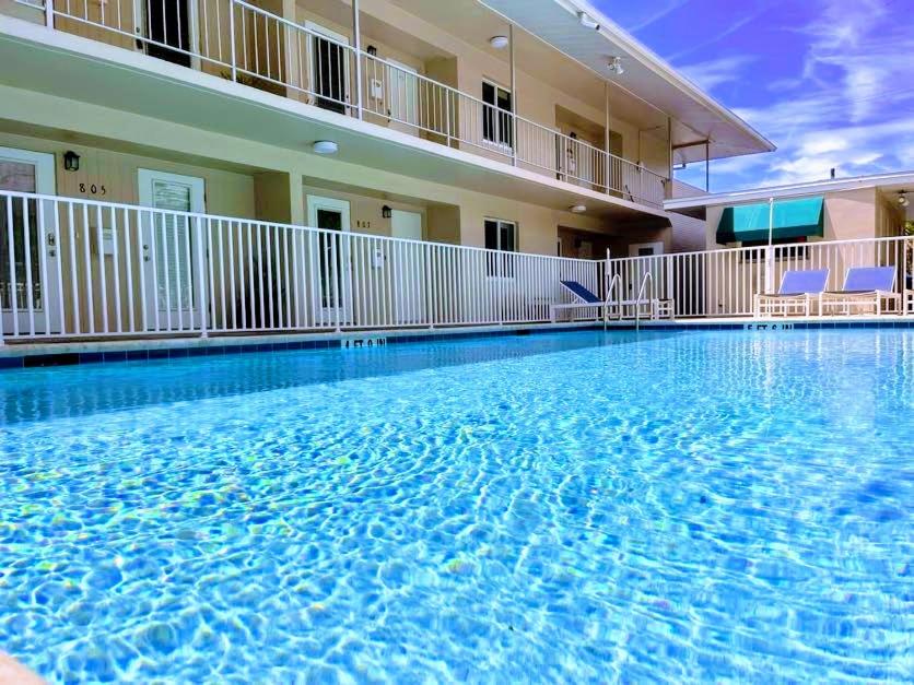 Olde Naples Condo #815