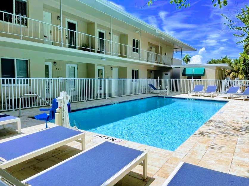 Olde Naples Condo #813