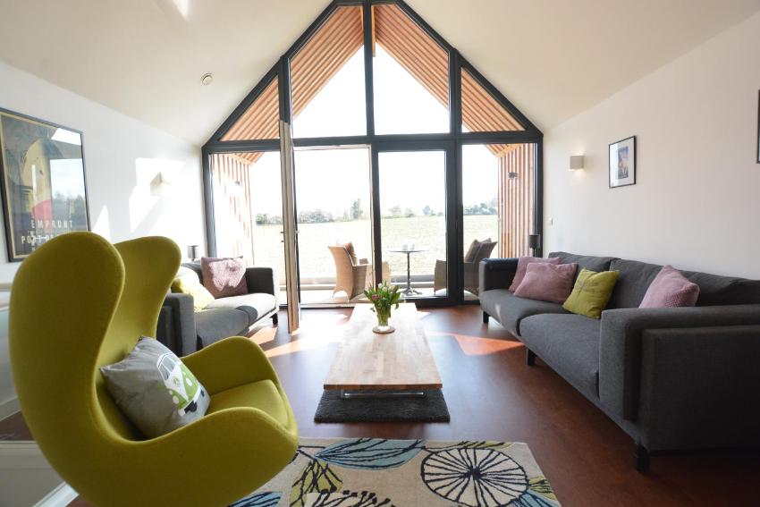 Rush House, Eastbridge