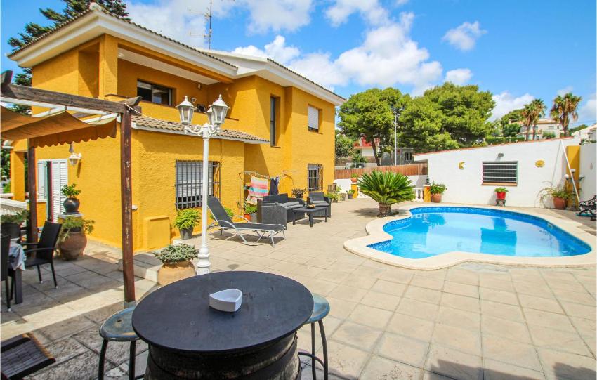 4 bedroom accommodation in Segur de Calafell