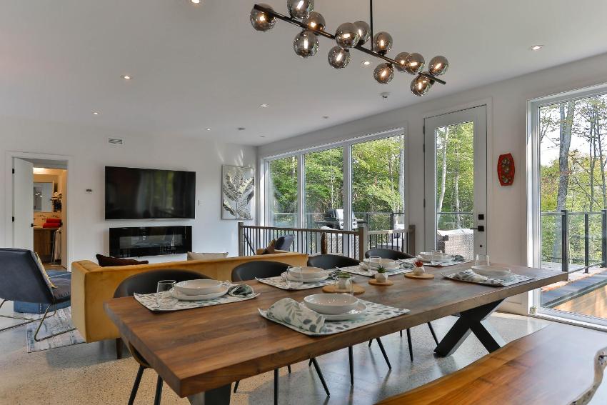 New Luxurious Lodge Tremblant 4 Bedrooms With Hot Tub B10 - 12 min to Tremblant Resort