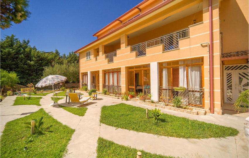 Amazing apartment in Partinico with WiFi and 2 Bedrooms