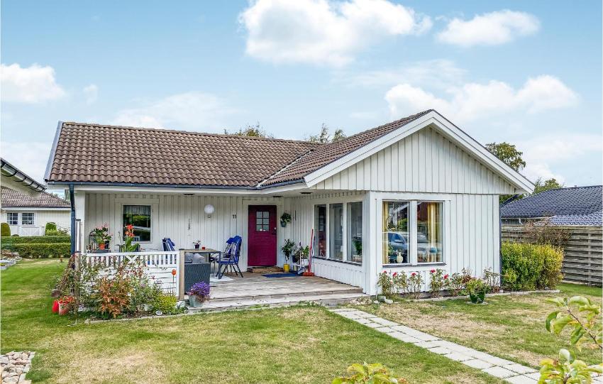 Amazing home in Skummeslvsstrand with 3 Bedrooms and WiFi
