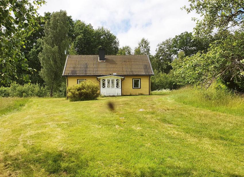 Cozy holiday home in Fegen, Halland, near lake