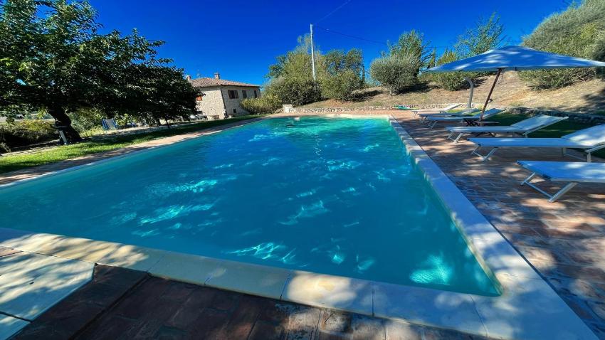 Todi By The PoolSleeps 10Exc PoolWalk To Restaurant 05 Kms Todi 5 kmswifi