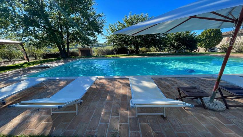 Todi By The PoolSlps 10Exc PoolTodi 5 KmsRestaurant 05 Kms-both easy walks