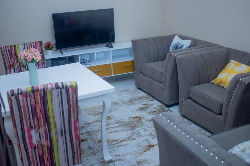 Lovely bedroom with free secure parking & wifi