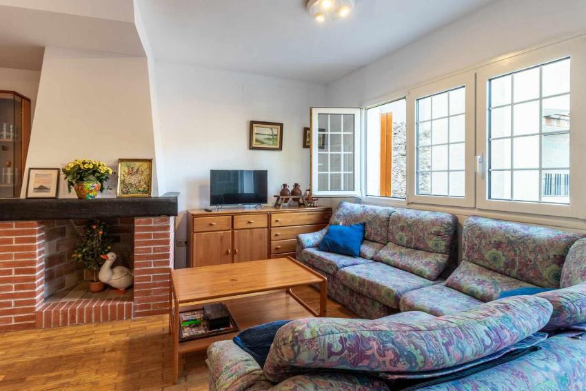 CAN CASADEVALL Casa rural a los pies de los Pirineos