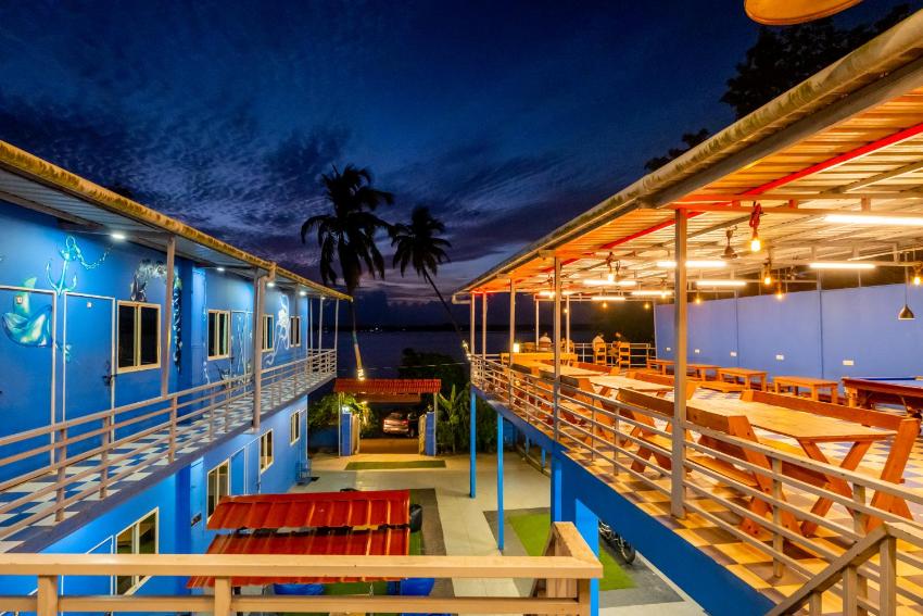 Bon Voyage Party Hostel