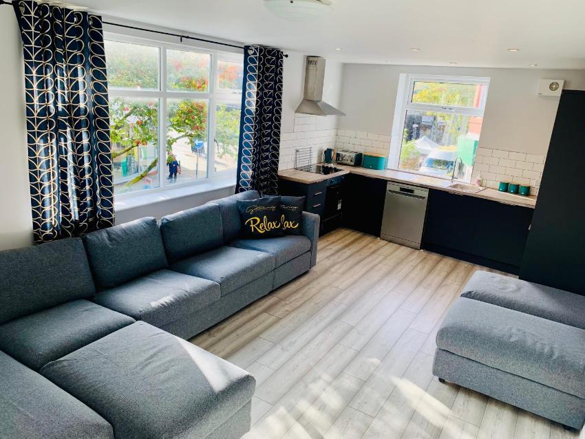 The Lower Gathering - Sleeps Up To 13