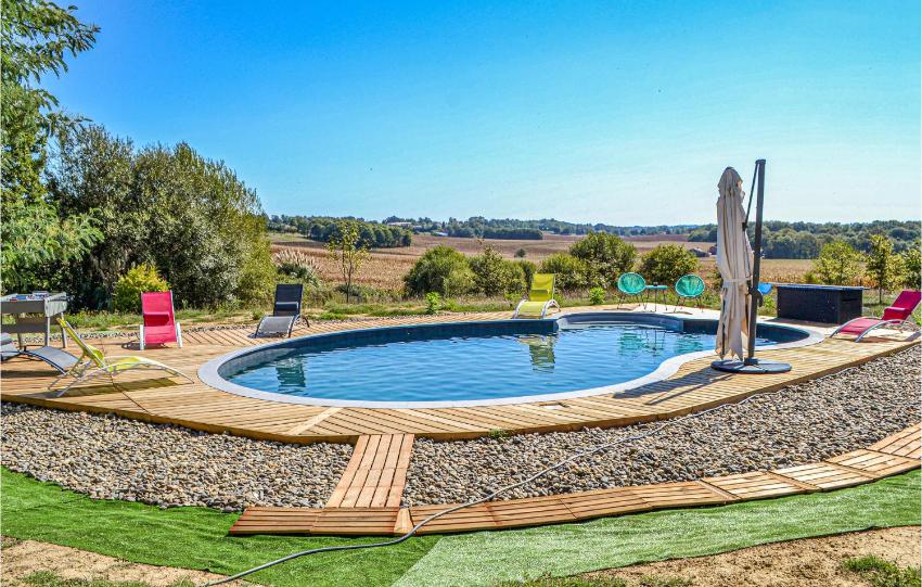 Awesome apartment in Mugron with Outdoor swimming pool, WiFi and 2 Bedrooms