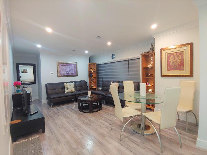 Sarla Villa Surrey 3 Bed room 2 Wash rooms