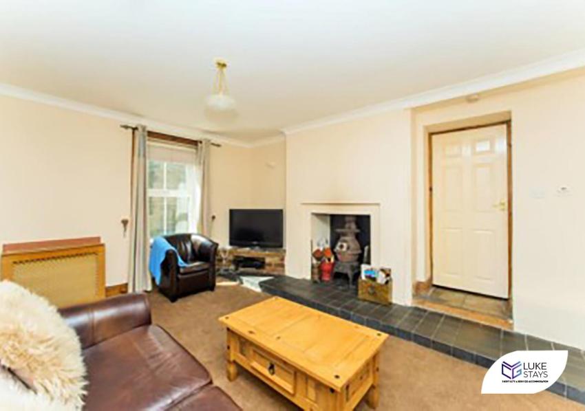 Luke Stays - Corner House