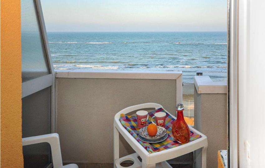 Stunning apartment in Torrette di Fano with 1 Bedrooms and WiFi