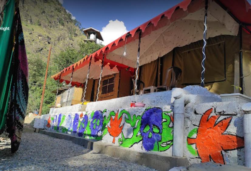 Black Martini Luxury Camps & Cafe