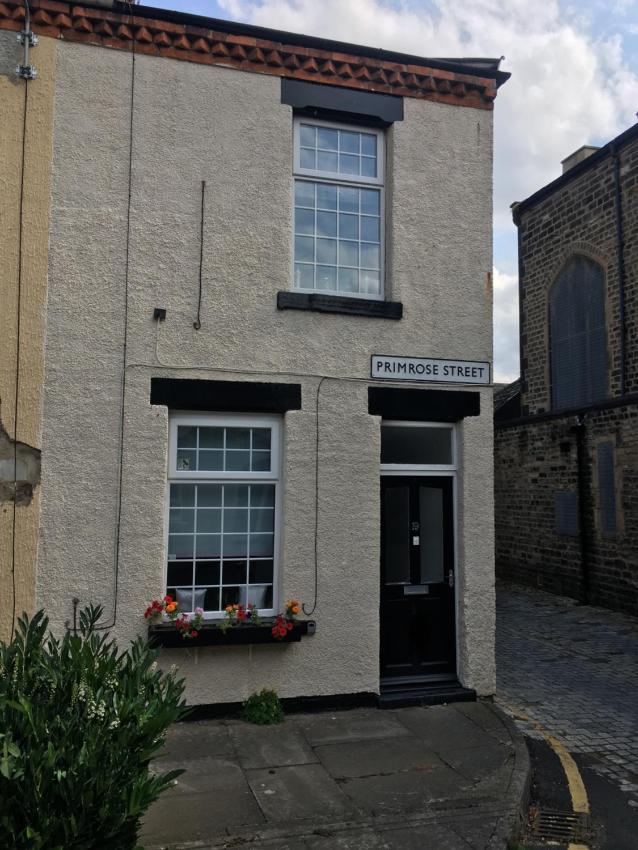 Unique &Inviting 2-Bed Town House in Darlington