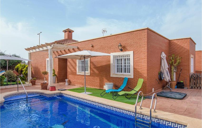 Nice home in Njar with Outdoor swimming pool, WiFi and 4 Bedrooms