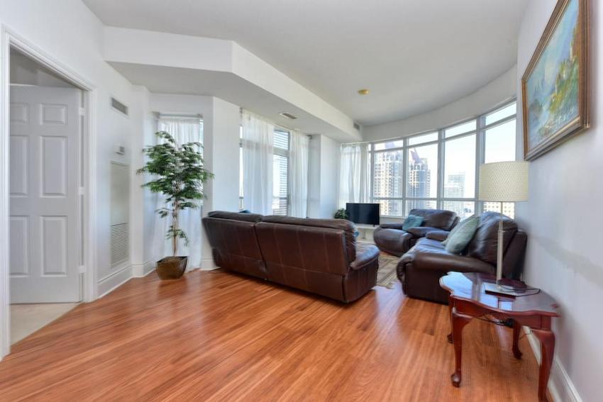 Executive 2 Bedroom 2 Bath Condo Square ONE