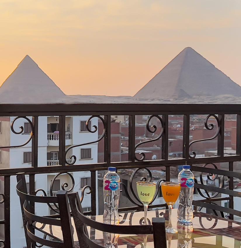 Ra Pyramids Inn