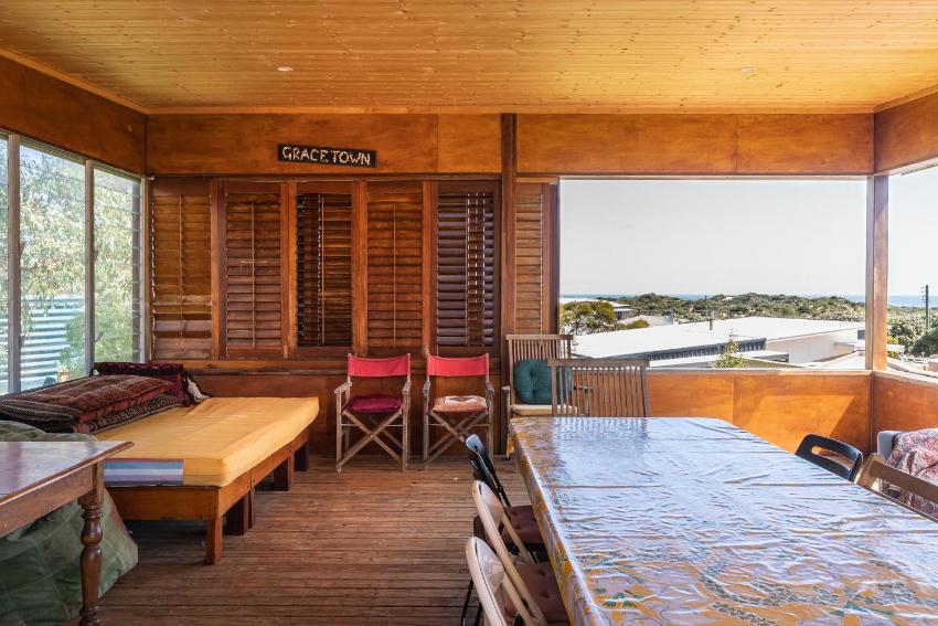 Earl's Place Gracetown Beach Shack