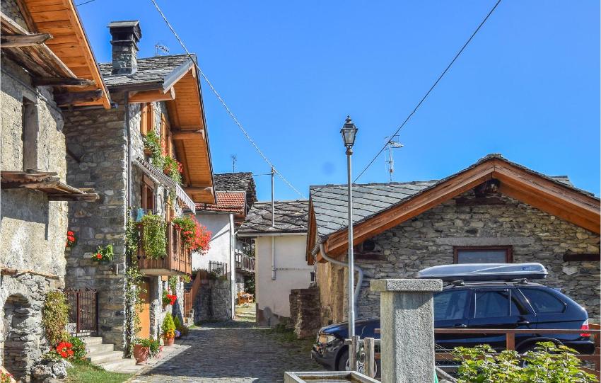 Stunning apartment in Verrayes with 2 Bedrooms and WiFi