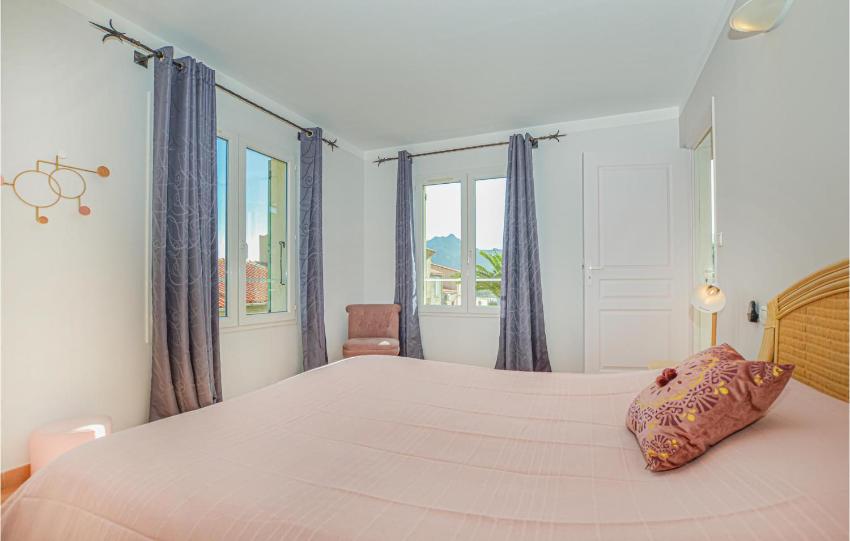 Nice home in Algajola with 3 Bedrooms and WiFi