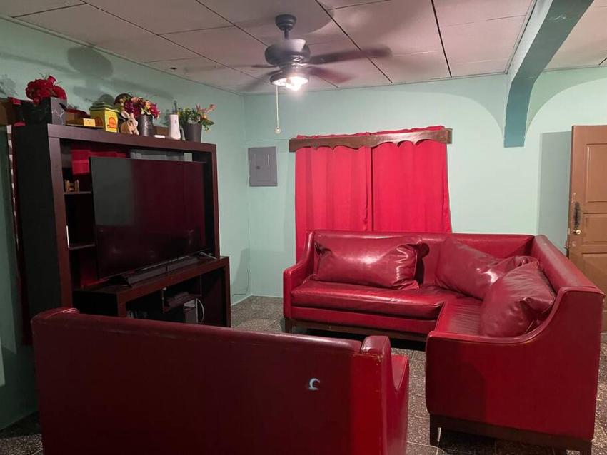 Agradable casa con 3 cuartos 2 baños cómodos..!!