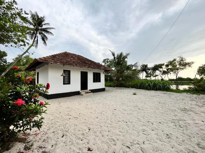 Private Cottage near Secret Beach, Alleppey