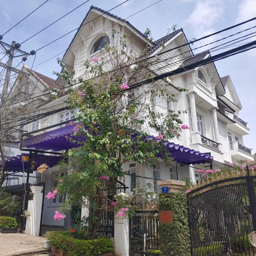 A La Sante Ngo Tat To