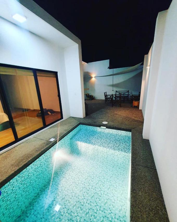 Casa con piscina en playas