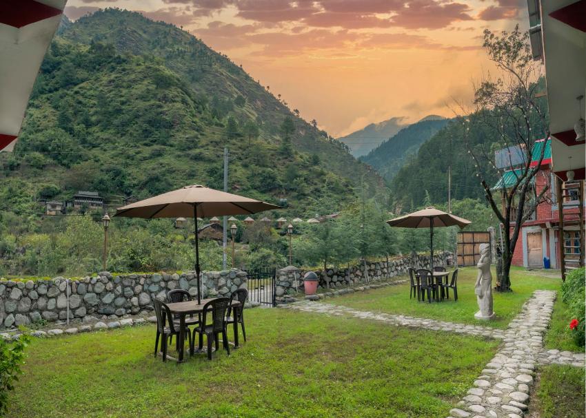 Dreamland Cottage & Cafe