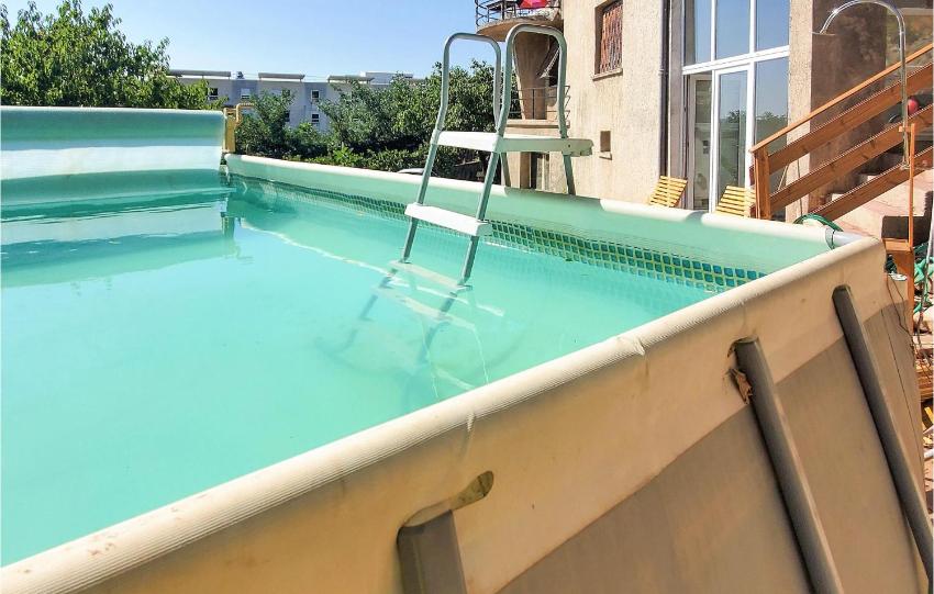 Stunning apartment in Aubenas with Outdoor swimming pool, 2 Bedrooms and WiFi