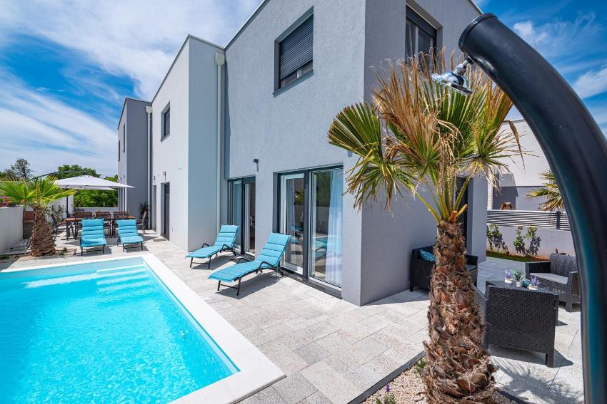 Family friendly house with a swimming pool Zaton, Zadar - 20218