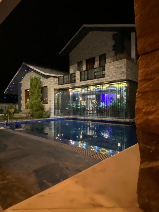 Cheerful luxury 5 - bedroom villa with pool ( Ayu villa )