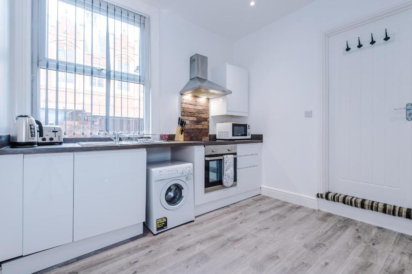 Clarendon Apartments No 4