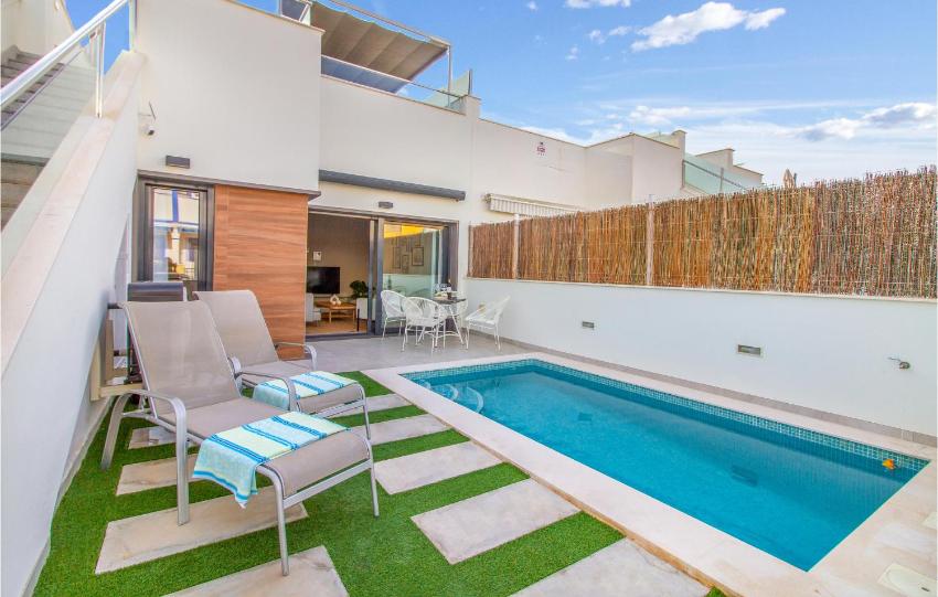 Stunning home in Roda with Outdoor swimming pool, Swimming pool and 2 Bedrooms