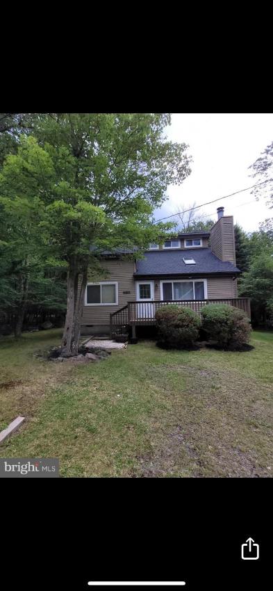 Pocono House in a private community 4 pools, Lake.