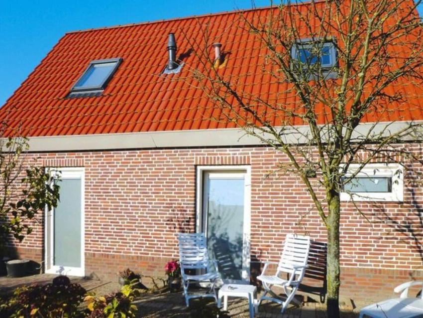 Snug holiday home in Biggekerke with private terrace