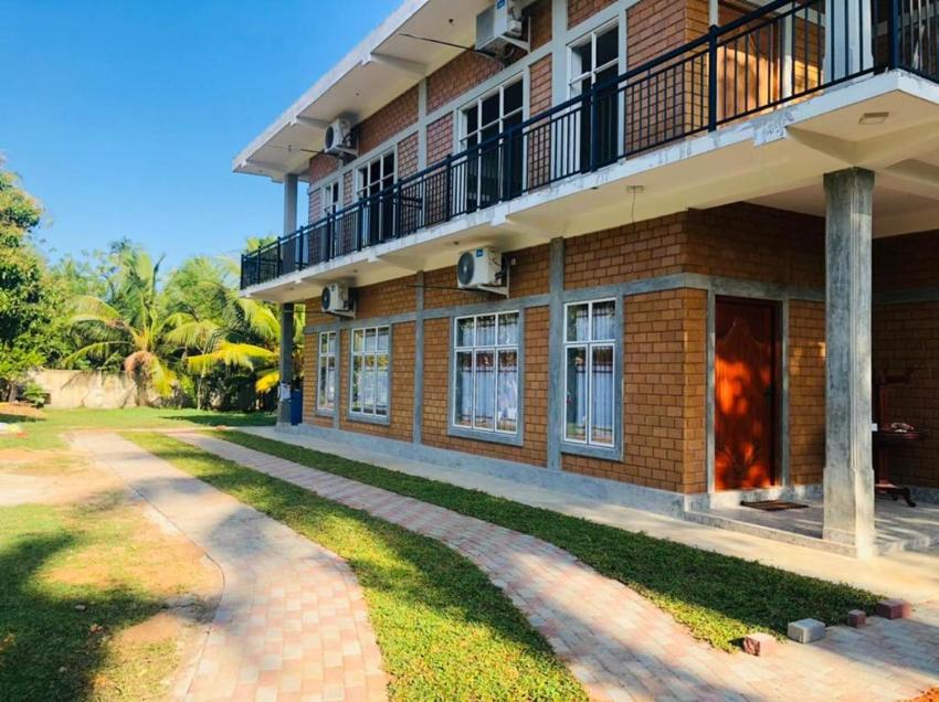 C & M Villa - Midigama