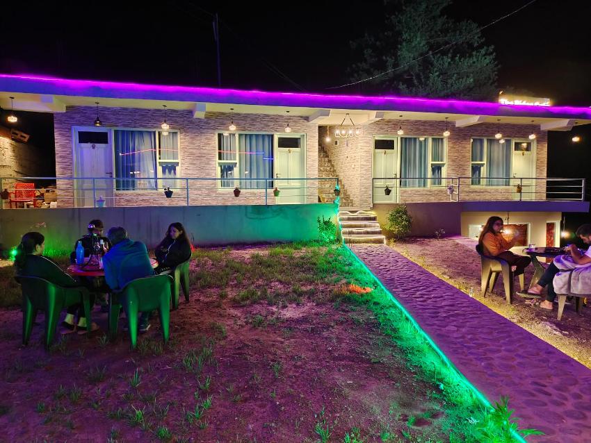 The Ridge cafe & Stay