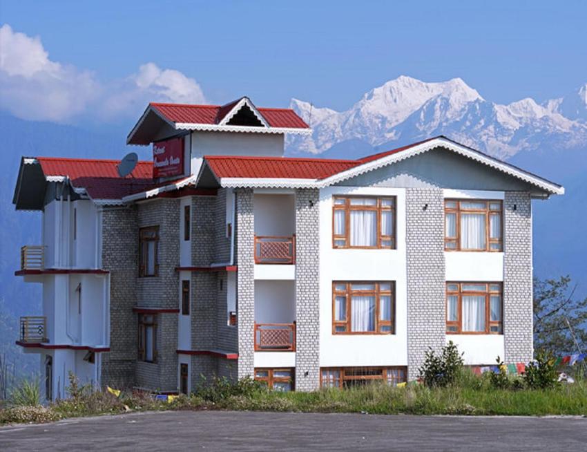 Retreat Crassula Ovata, Sikkim