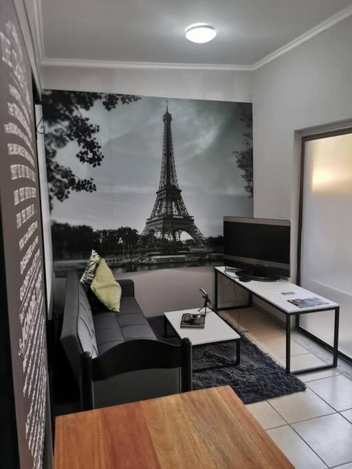 Greystone - Newly renovated Studio with private patio