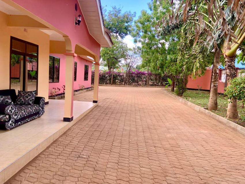 Wadudu Townhouse x comfortable x central x spacious x NETFLiX