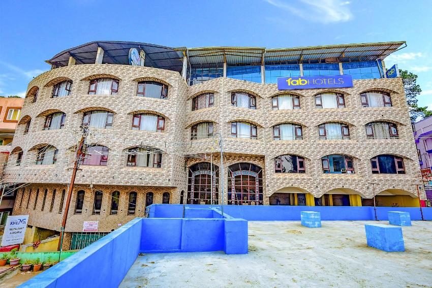 FabHotel Khems Shoram Palace Road