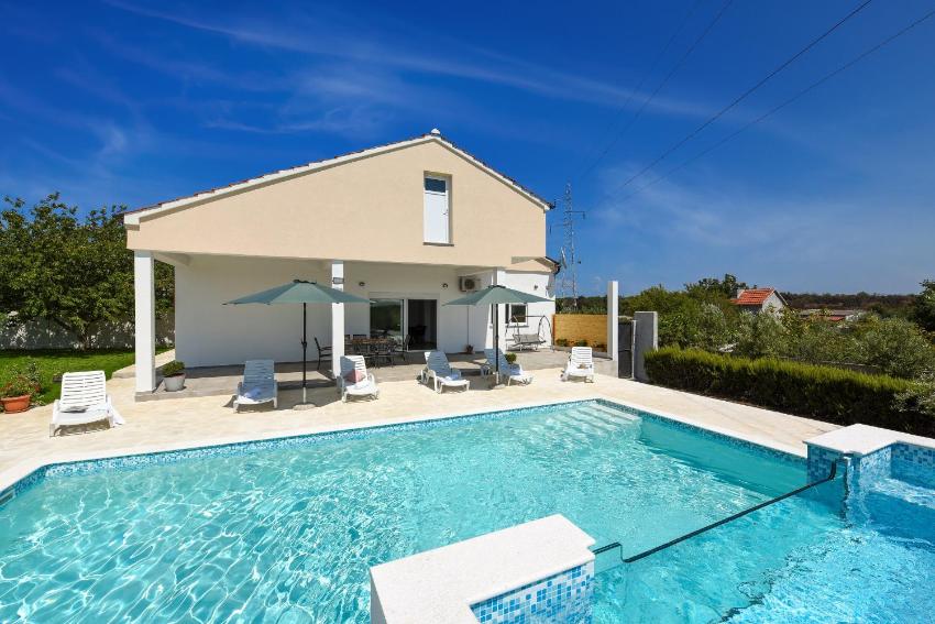 Poolincluded Holiday Home Anima