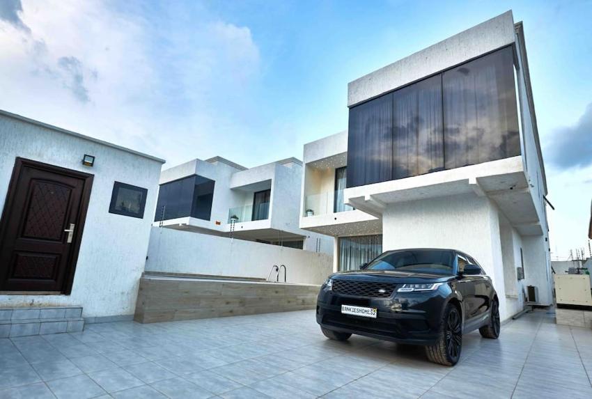 Ultra Modern Luxurious 3bedroom Townhouse (Phase2)